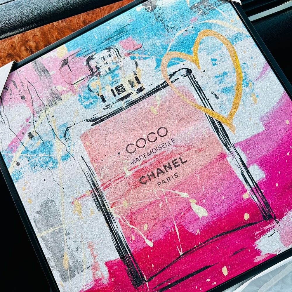Chanel frame